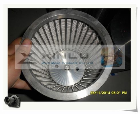 3.3 X 6.5mm Stainless Steel Wedge Wire 0.7mm Slot Cylindrical Strainer Customized